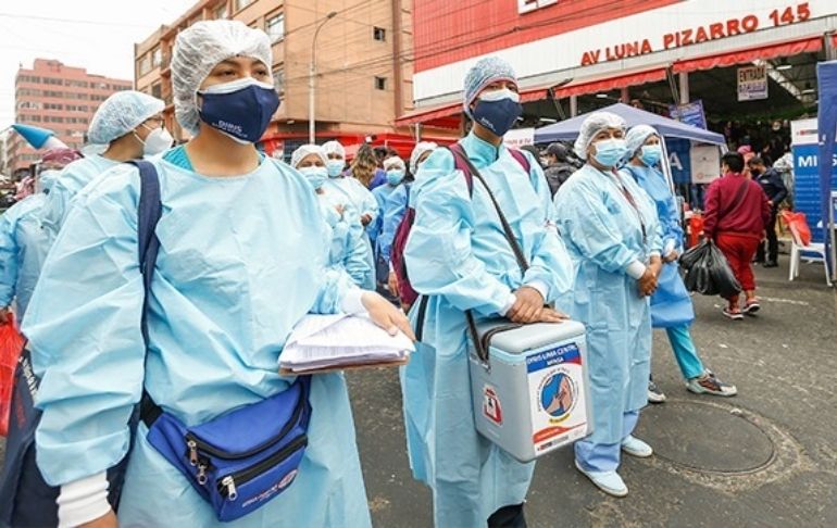 Portada: COVID-19: Otorgan bono de S/ 1500 al personal de salud que enfrenta la pandemia
