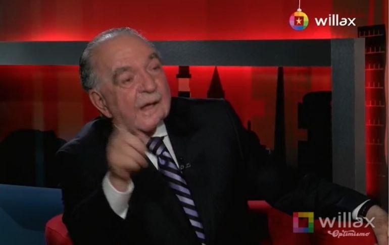 Portada: Chema Salcedo: "El presidente Pedro Castillo trata de huir y, para ello, necesita camuflarse"