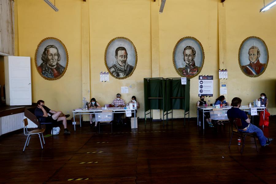 Portada: Chile inicia conteo de votos de segunda vuelta entre José Antonio Kast y Gabriel Boric | EN VIVO