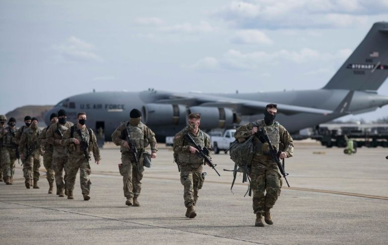 Portada: Estados Unidos: Fuerza Aérea da de baja a 27 militares por rechazar la vacuna contra la covid-19