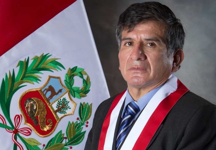 Congresista Hamlet Echeverría también renuncia a la bancada de Perú Libre
