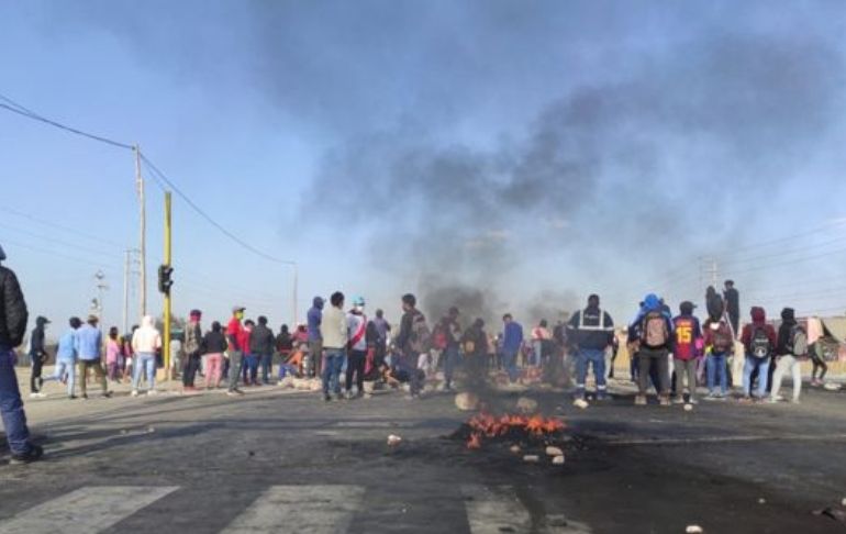 Portada: Ica: trabajadores antivacunas bloquean la Panamericana Sur