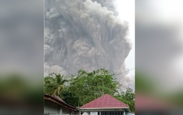 Portada: Indonesia: al menos un muerto y 41 heridos por la erupción del volcán Semeru