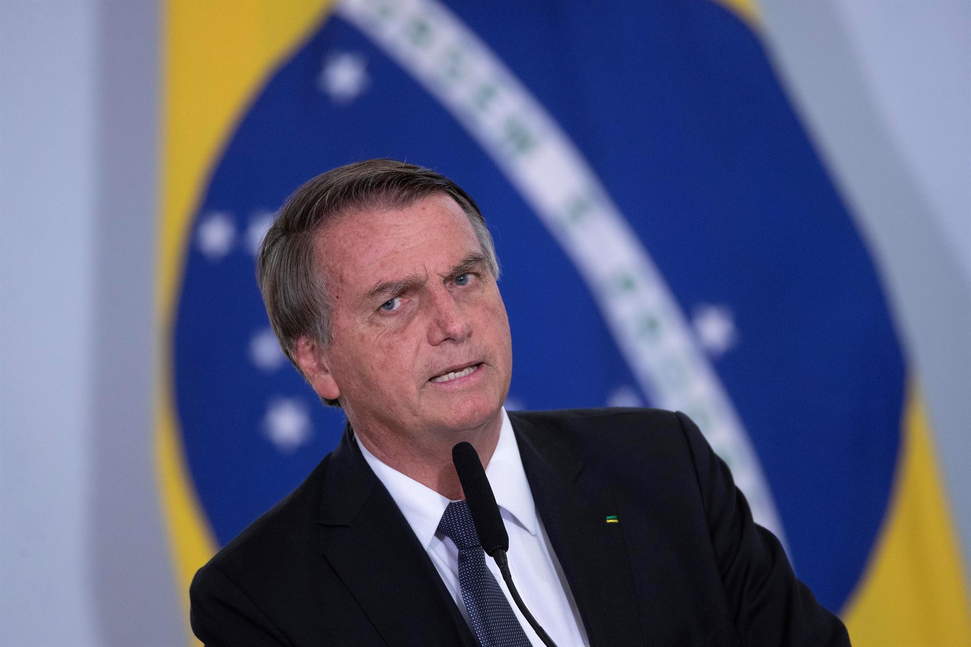 Portada: Jair Bolsonaro reitera que no habrá "pasaporte sanitario" en Brasil