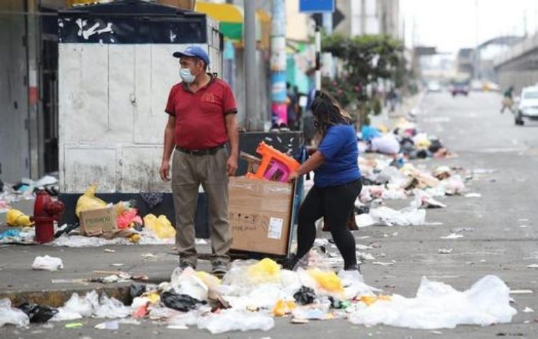 Portada: Gamarra luce con gran acumulación de basura en las primeras horas de Navidad