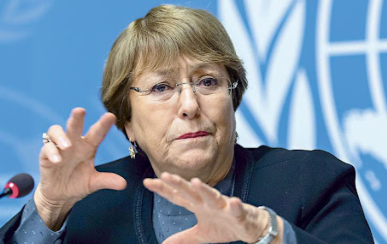 Expresidenta Michelle Bachelet apoya a izquierdista Gabriel Boric: "No da lo mismo por quién se vota"