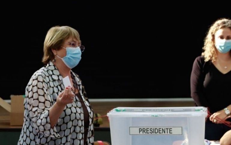 Portada: Michelle Bachelet tras acudir a votar: "La esperanza tiene que ganarle al miedo"