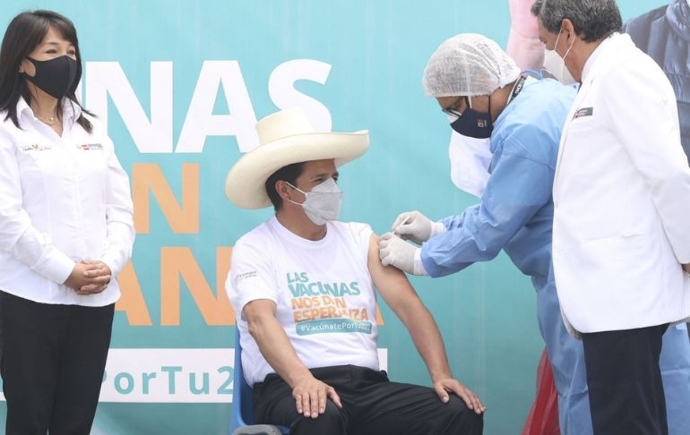 Pedro Castillo recibió la tercera dosis de la vacuna contra la covid-19