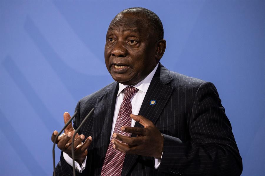 El presidente de Sudáfrica, Cyril Ramaphosa, da positivo a covid-19