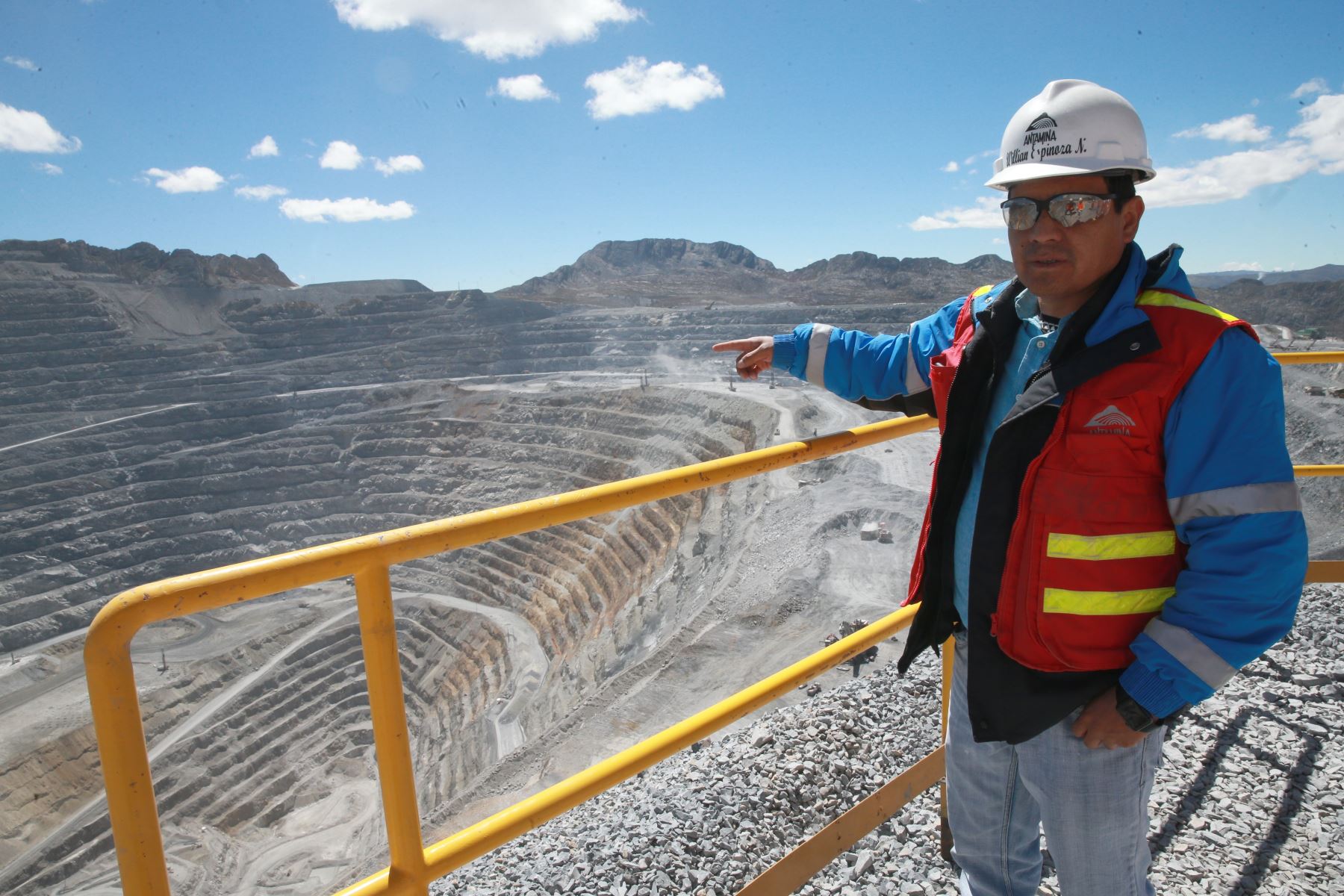 Portada: Minería generó más de 240,000 puestos de trabajo directo en octubre