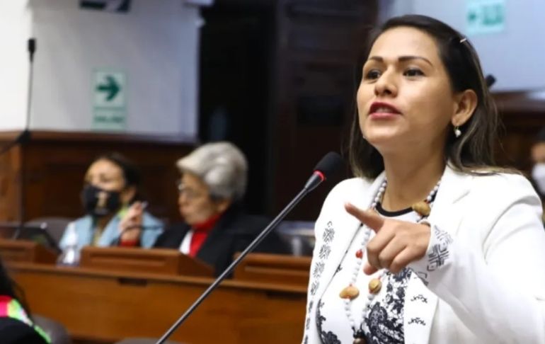 Portada: Silvana Robles, congresista de Perú Libre: "El Frente Amplio no tiene bancada; sin embargo, está en el Gobierno"