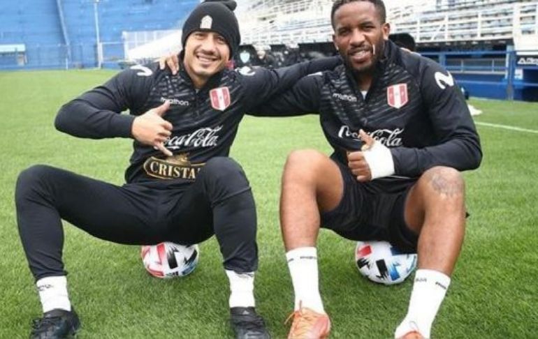 Portada: Jefferson Farfán elogió a Gianluca Lapadula: "Es la persona que todo el mundo quiere"