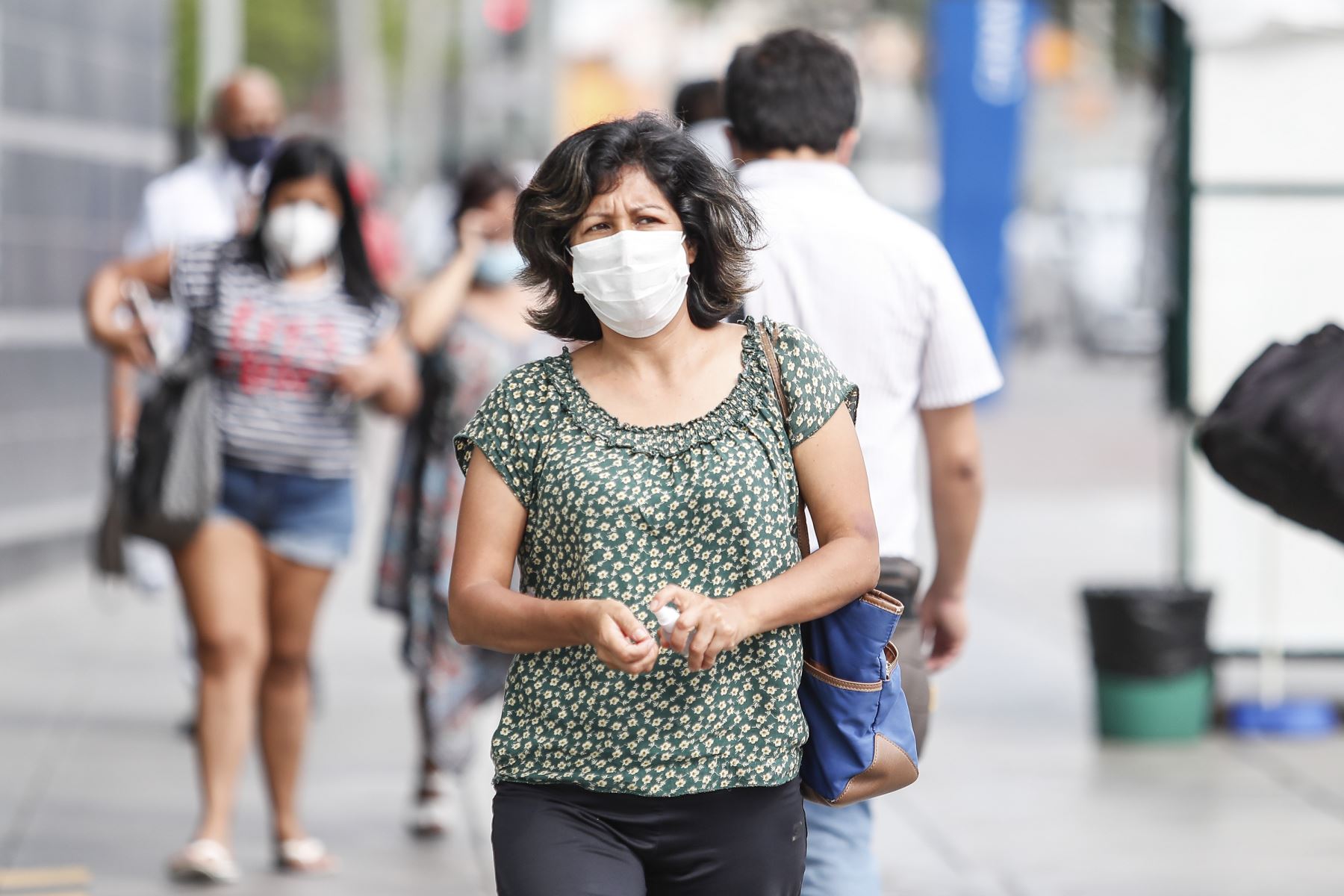 Portada: Algunos distritos de Lima Metropolitana reportan leve descenso de contagios de covid-19