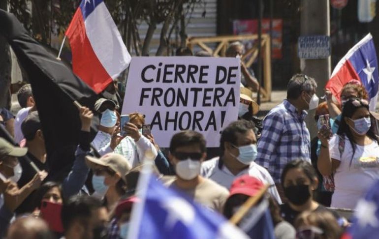 Chile: destruyen carpas de venezolanos durante protesta contra la delincuencia en Iquique