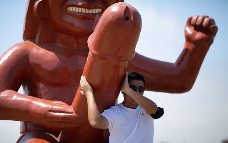 Huaco erótico gigante se convierte en atracción turística en Moche