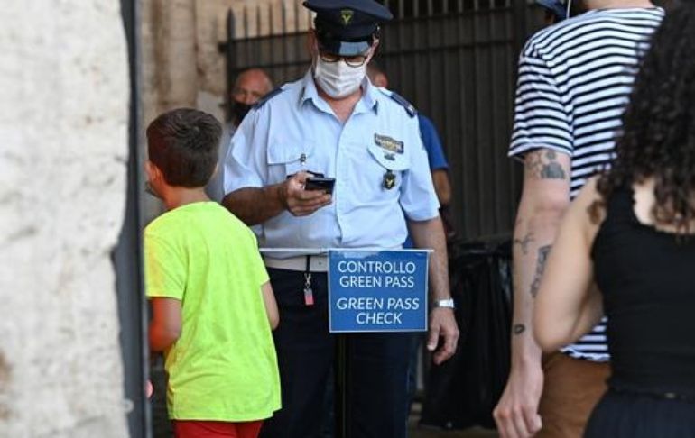 Italia: antivacunas solo podrán comprar bienes esenciales
