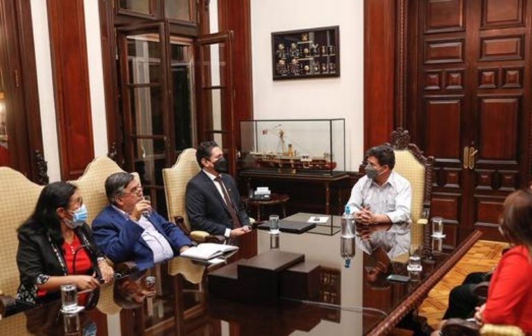 Portada: Pedro Castillo se reunió con Vladimir Cerrón y congresistas de Perú Libre en Palacio