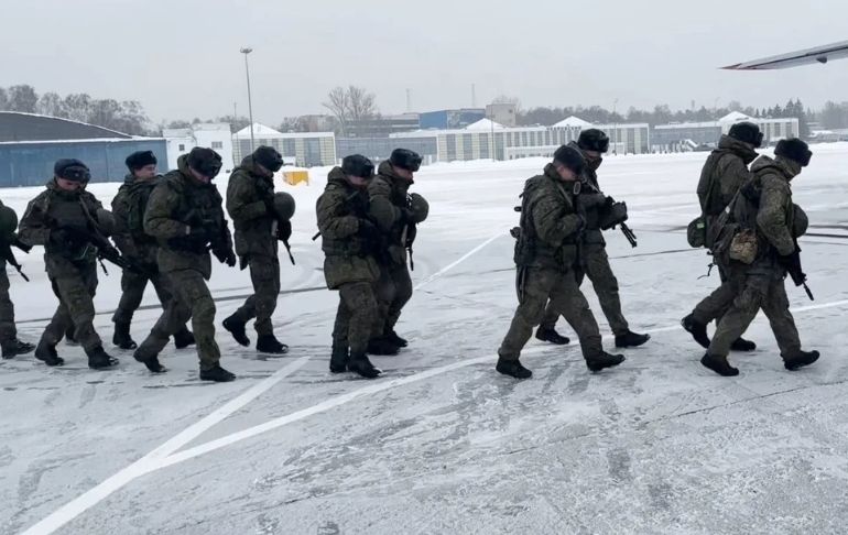 Ucrania pide a Rusia retirar sus tropas de la frontera para continuar con el diálogo