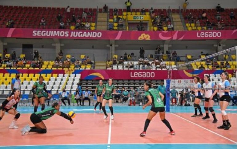 La Liga Nacional Superior de Voleibol se inició con público luego de dos años