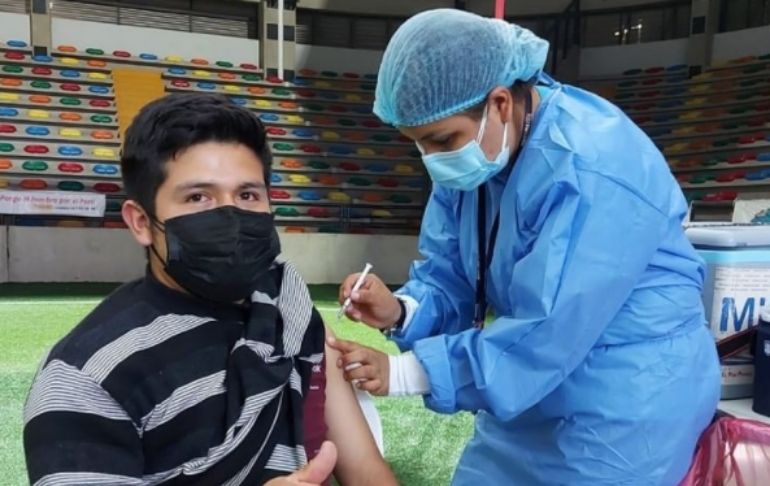 Minsa: ciudadanos que completaron vacunación con Sinopharm pueden recibir tercera dosis de AstraZeneca