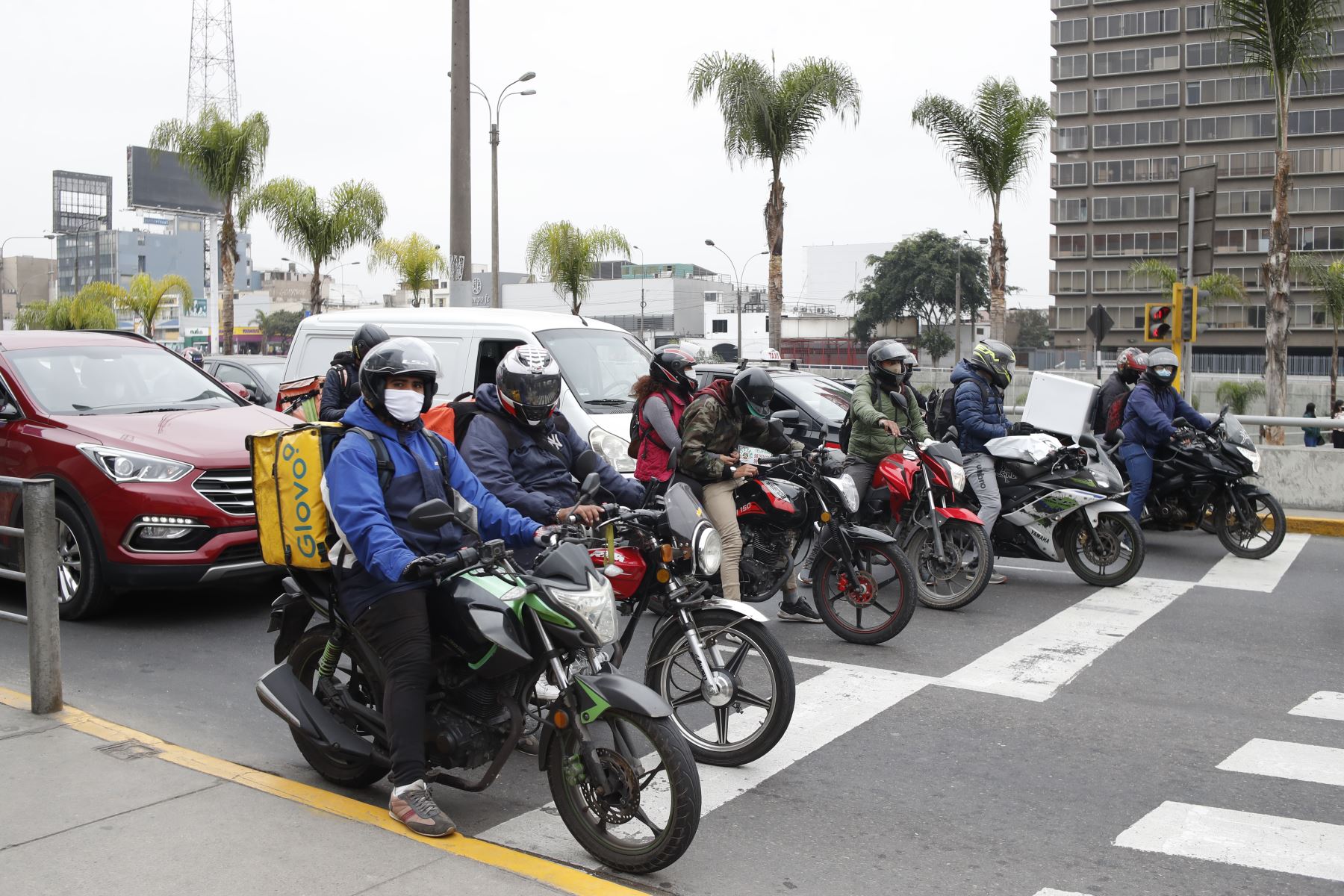 Gobierno presentará proyecto de ley para prohibir que dos personas se movilicen en motos lineales