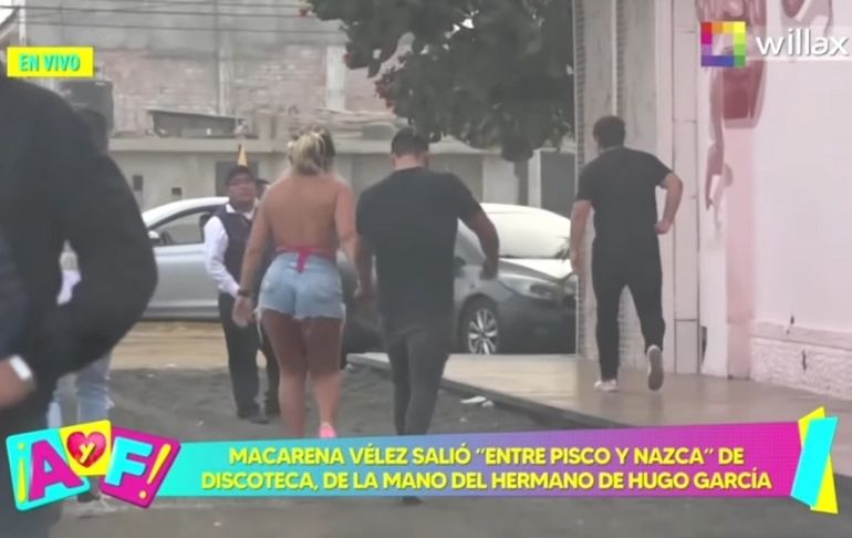 Portada: Macarena Vélez es captada caminando de la mano con hermano de Hugo García