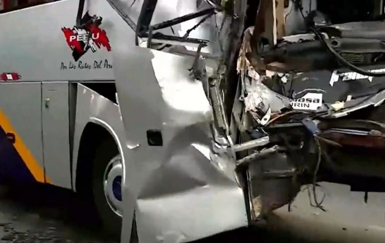 Portada: Panamericana Sur: bus se estrelló contra tráiler y dejó al menos 12 heridos