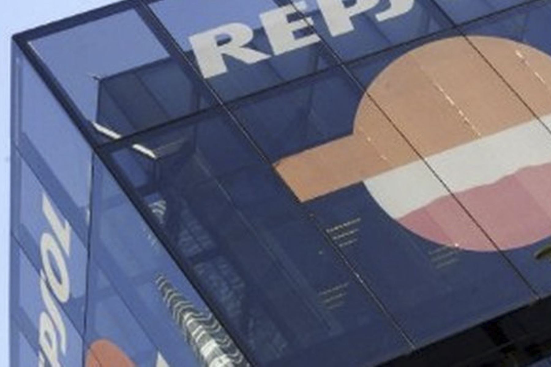 Repsol calificó de "desproporcionada e irrazonable" la decisión del Gobierno de paralizar sus actividades