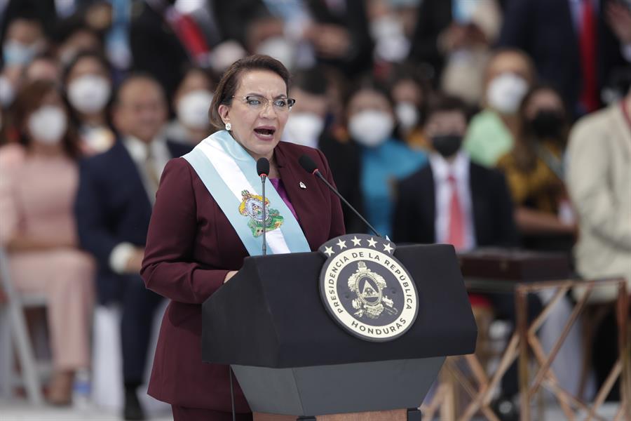 Portada: Presidenta de Honduras da positivo por covid-19 y presenta síntomas leves