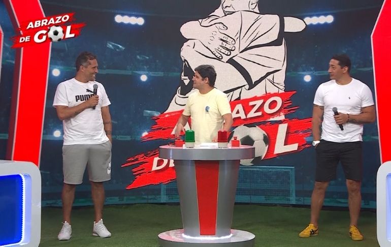 Leao Butrón y Carlos Galván estuvieron presente en el estreno de Abrazo de Gol