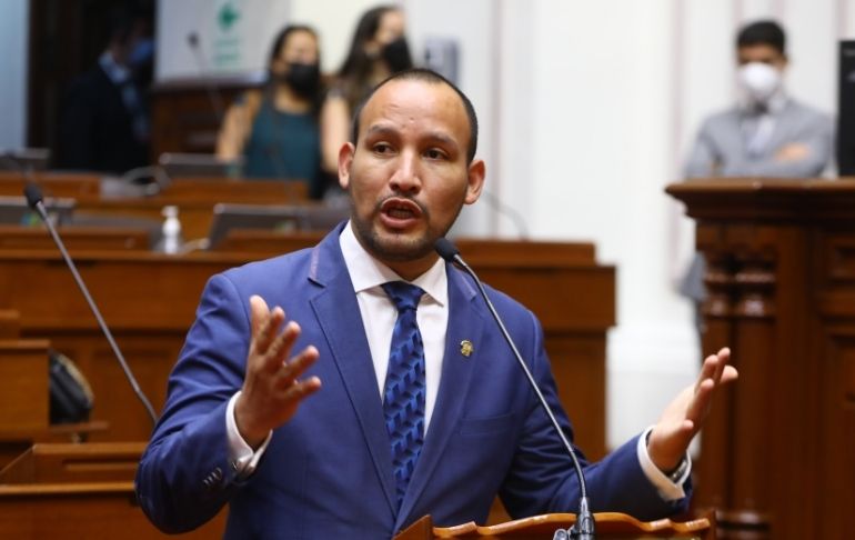 Alejandro Muñante: "Debe postergarse la visita del presidente Pedro Castillo"