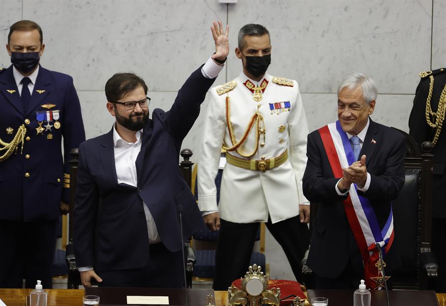 Portada: Chile: izquierdista Gabriel Boric asume como presidente más joven en la historia del país