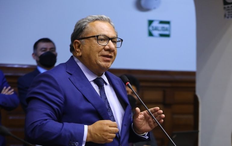 Carlos Anderson evalúa renunciar a bancada de Podemos Perú