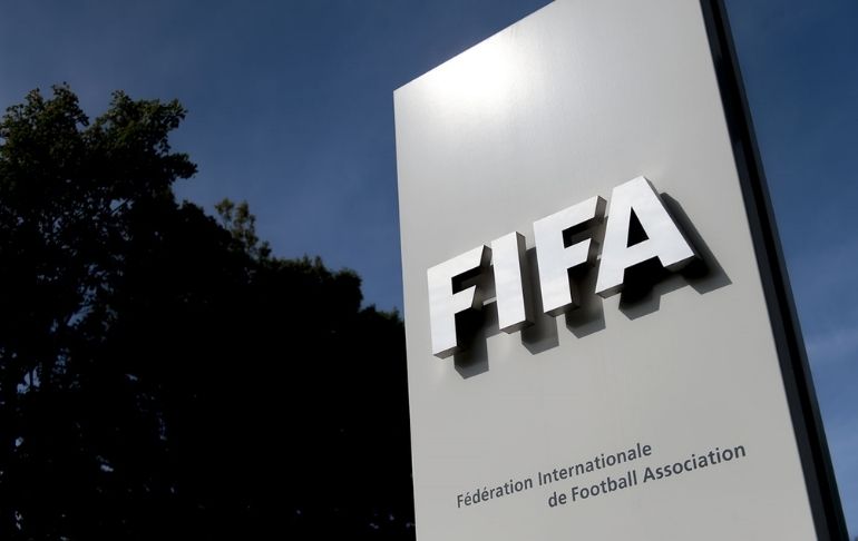 FIFA suspende los contratos de jugadores y entrenadores extranjeros en Ucrania y Rusia