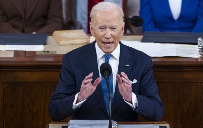 Joe Biden anunció el cierre del espacio aéreo de Estados Unidos a las aerolíneas rusas