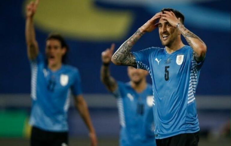 Uruguay: Matías Vecino dio positivo a la COVID-19 y es baja ante Perú