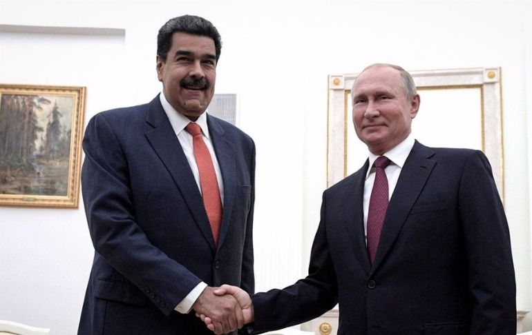 Nicolás Maduro ratifica "firme apoyo" a Rusia en conversación con Vladimir Putin