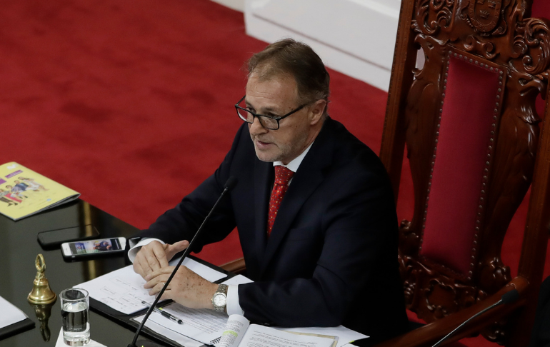 Portada: Jorge Muñoz retirará las rejas de la Plaza de Armas