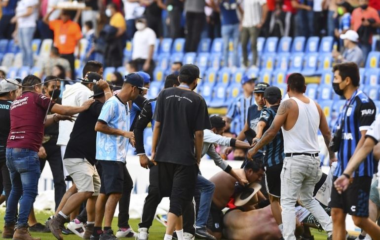 Portada: Querétaro vs. Atlas: más de 20 heridos tras partido de fútbol mexicano