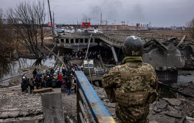Portada: Ucrania: Rusia decidió detener el fuego y abrir corredores humanitarios para civiles