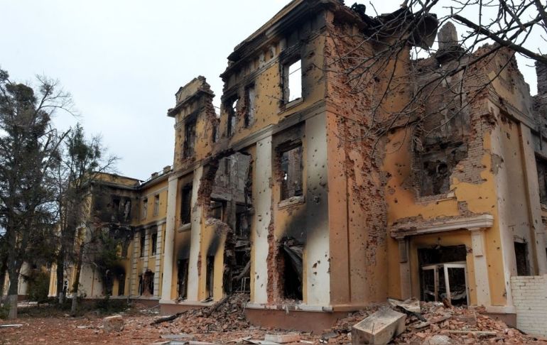 Rusia bombardea plaza central de Járkov, la segunda ciudad de Ucrania | VIDEO