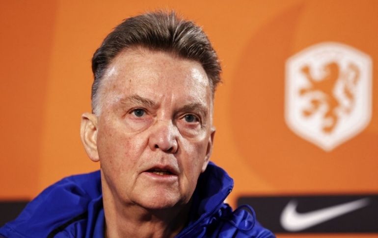 Portada: Van Gaal, entrenador de Países Bajos: Es "ridículo" jugar el Mundial en Qatar