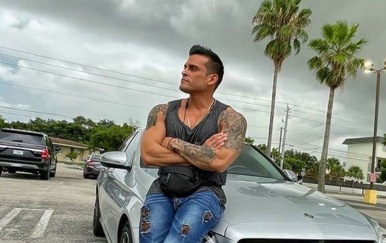 Portada: Christian Domínguez asegura que no da ‘like’ a chicas en redes sociales