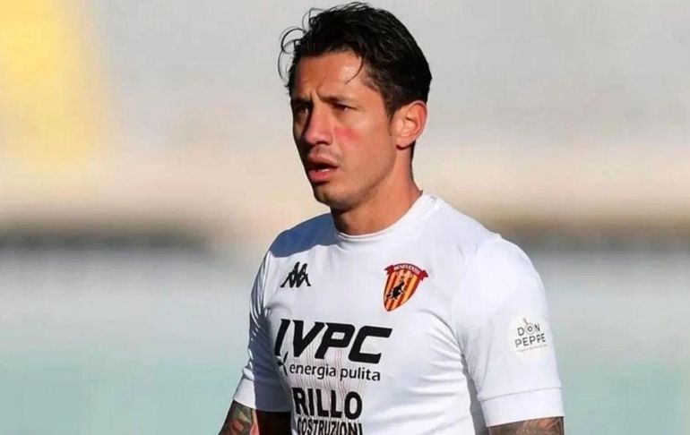 Gianluca Lapadula viajó con Benevento, pero lo dejó fuera de la lista