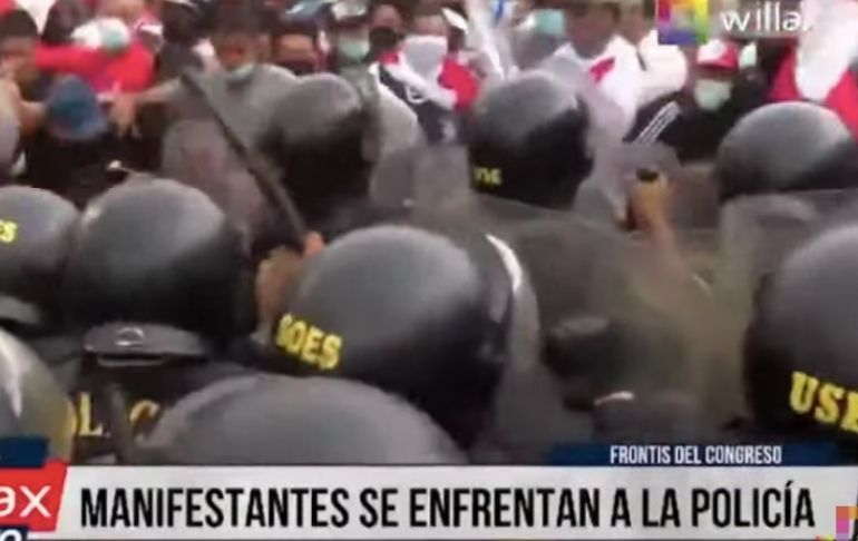 Marcha contra Pedro Castillo: manifestantes se enfrentan a la Policía en la Avenida Abancay