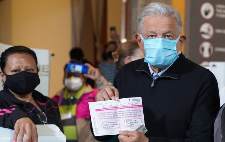 México: Manuel López Obrador anuló su voto al escribir ¡Viva Zapata!