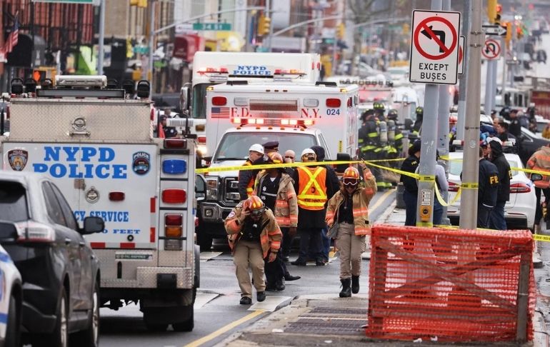 Portada: Estados Unidos: tiroteo en una estación de metro de Nueva York dejó numerosos heridos