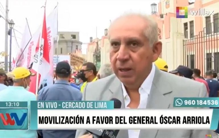Portada: Manifestantes realizan plantón en respaldo al jefe de la Dircote, Óscar Arriola