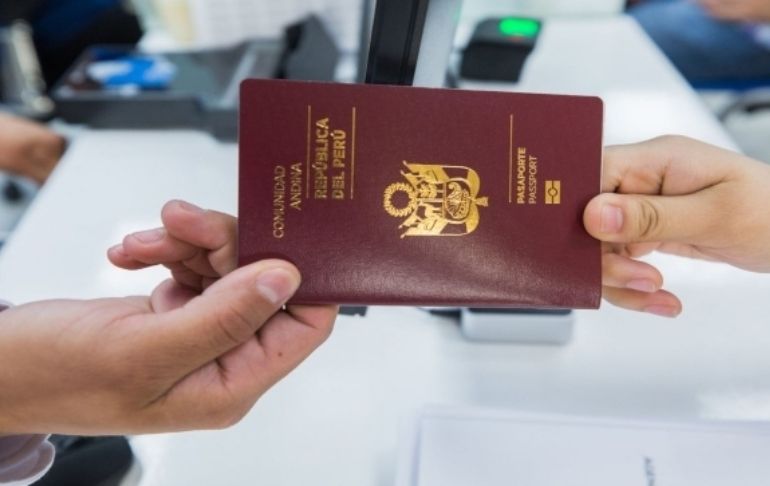 Portada: Contraloría: Migraciones no tomó medidas para evitar desabastecimiento de pasaportes