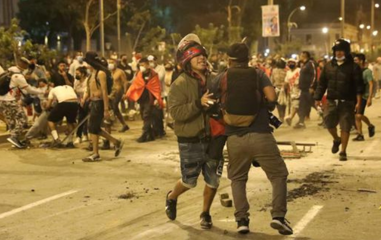 Consejo de la Prensa Peruana condena violencia contra periodistas durante protestas contra Pedro Castillo